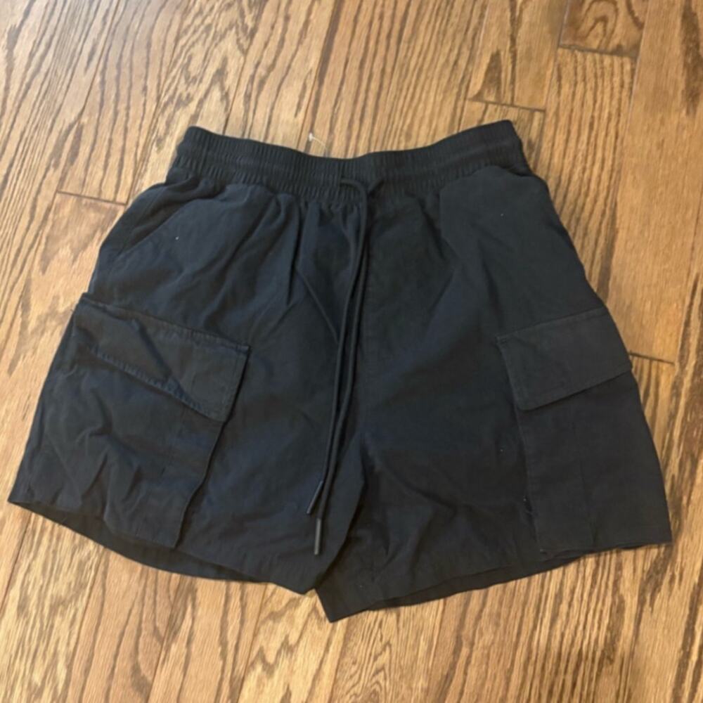 Men’s Small Standard Cloth Urban Outfitters Black Cargo Pockets Shorts EUC